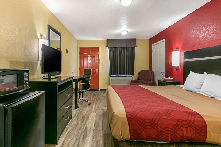 Room 12 of 27