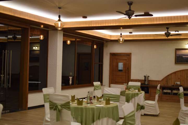 Dining 83 of 150