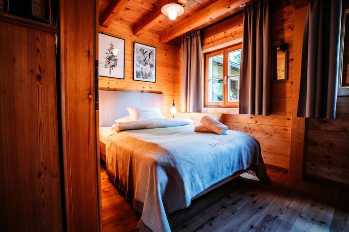 Room 4 of 33