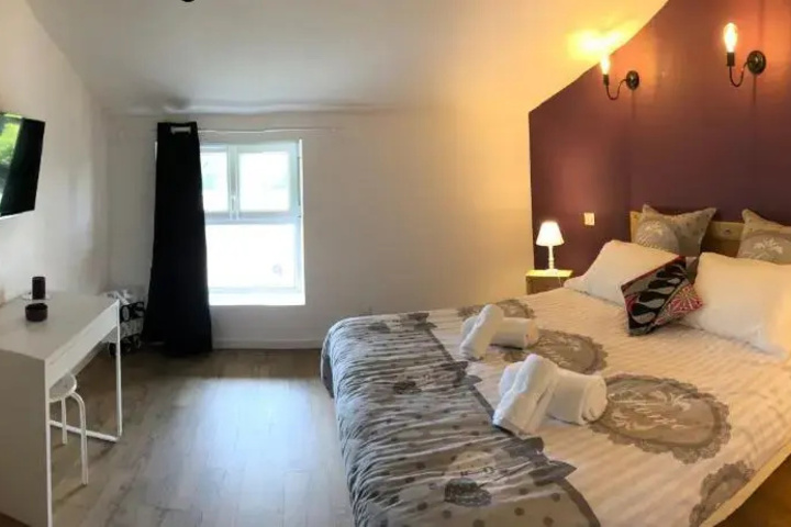 Room 2 of 12