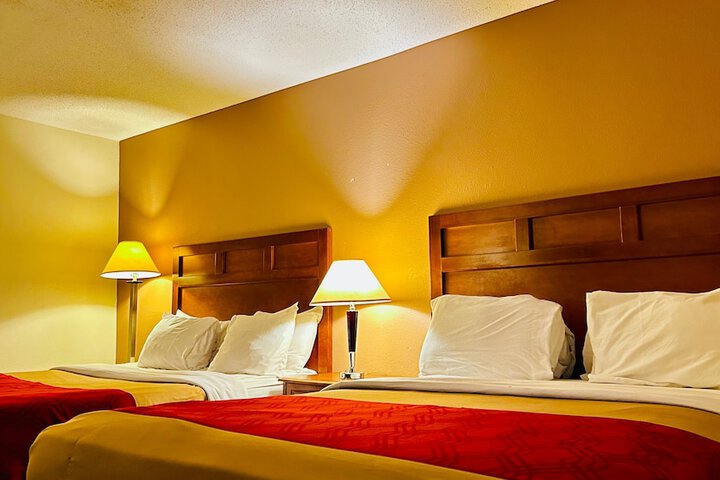 Queen Bed Accessible (5 of 6)