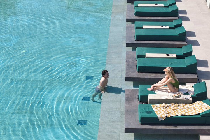 Pool 100 of 182