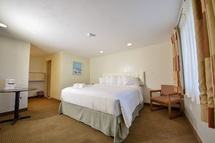 Room 27 of 207