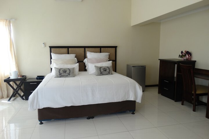 Room 10 of 42