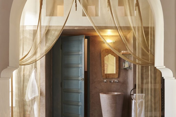 Room 34 of 62