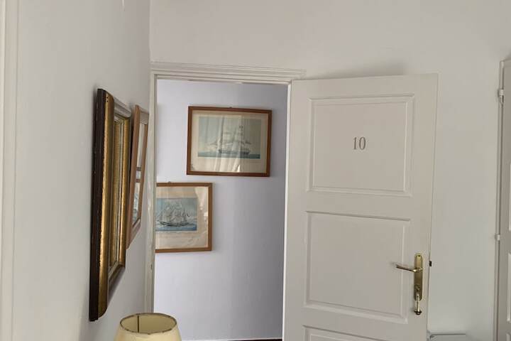 Room 47 of 91