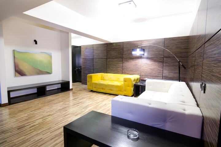 Room 57 of 144