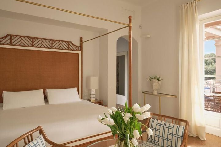 Room 4 of 53