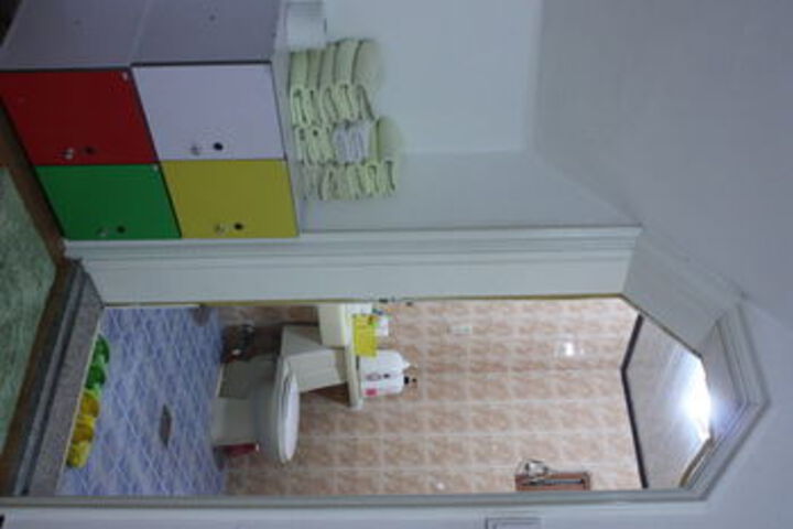 Room 50 of 93