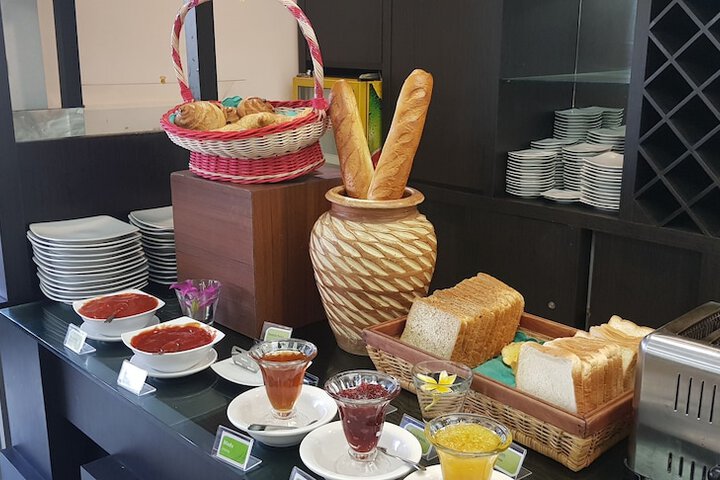 Breakfast/Coffee Service 18 of 30