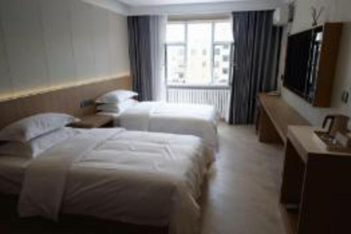 Room 13 of 15