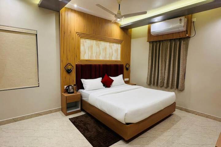 Room 5 of 52
