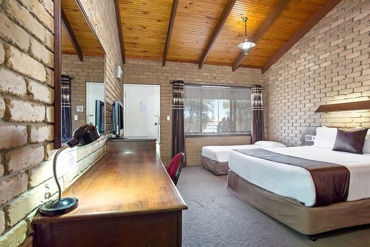 Room 12 of 70
