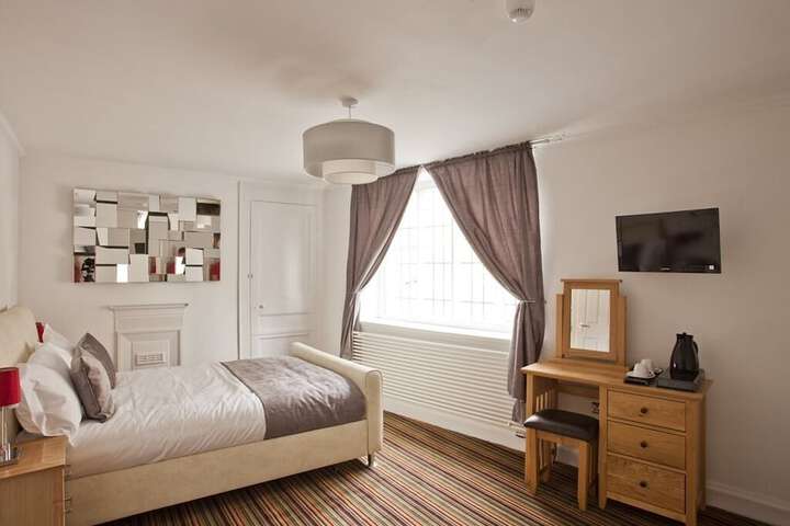 Room 7 of 39