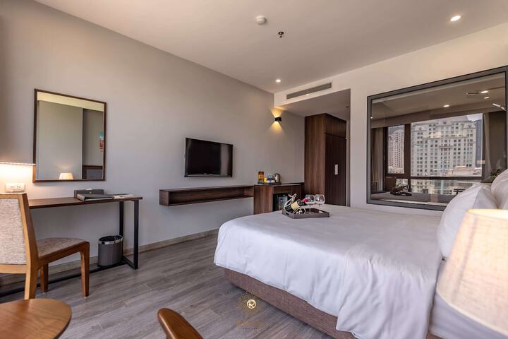 Room 37 of 100