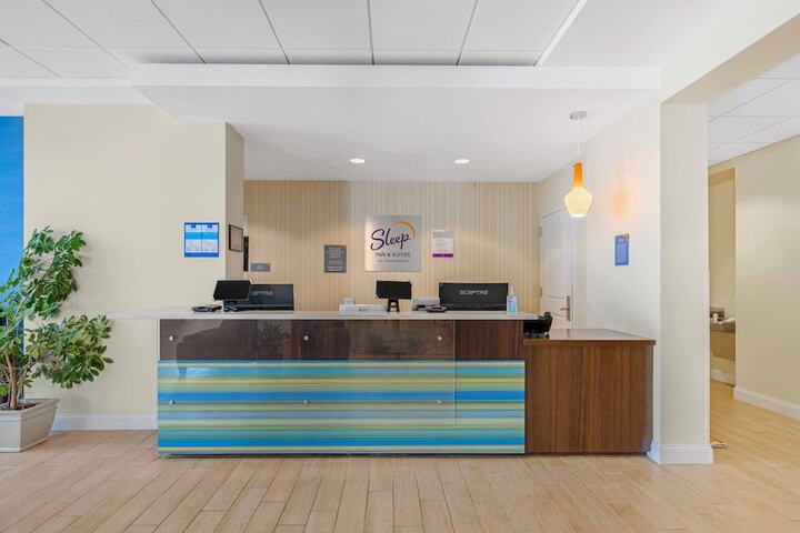 Entrance & Lobby