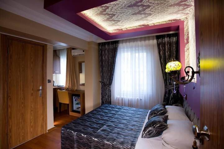 Room 16 of 37