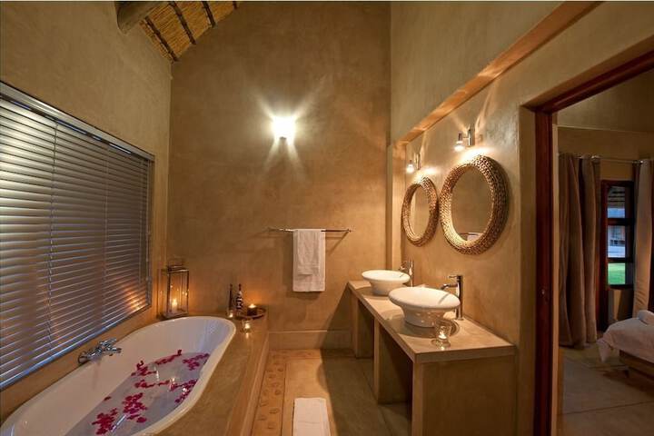 Room 7 of 28