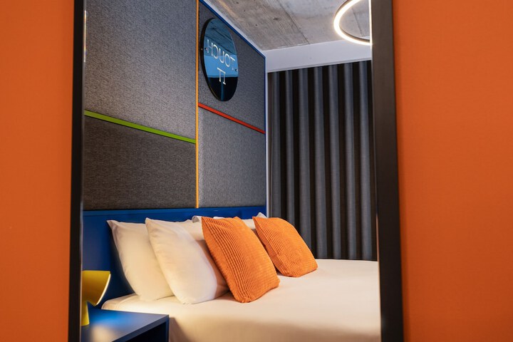 Room 19 of 62