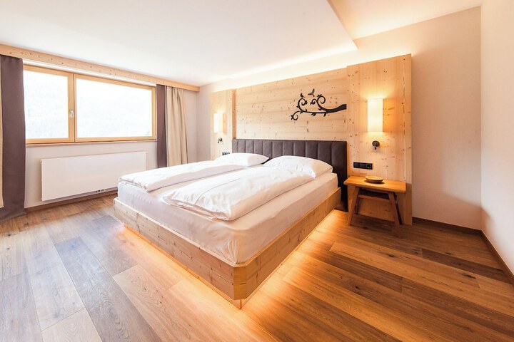 Room 89 of 157