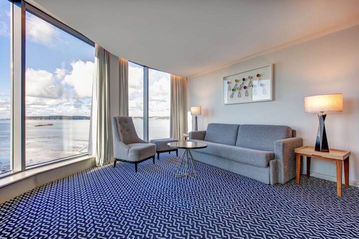Room 53 of 118