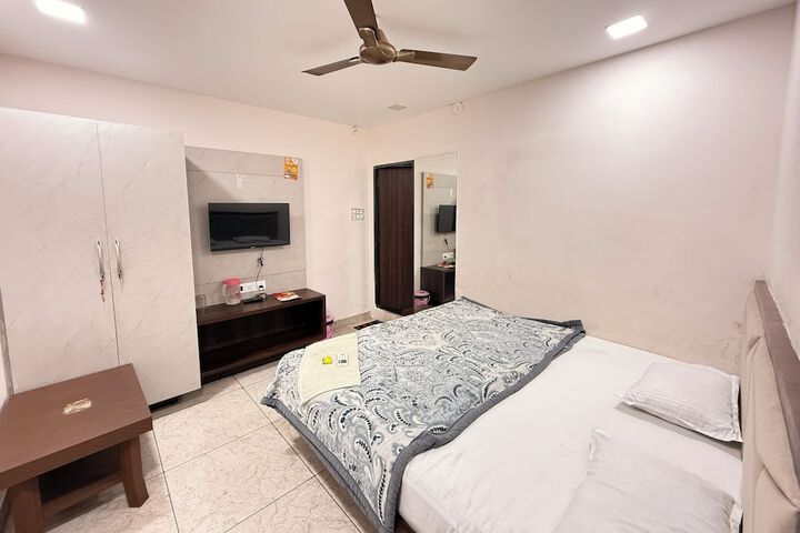Room 6 of 19