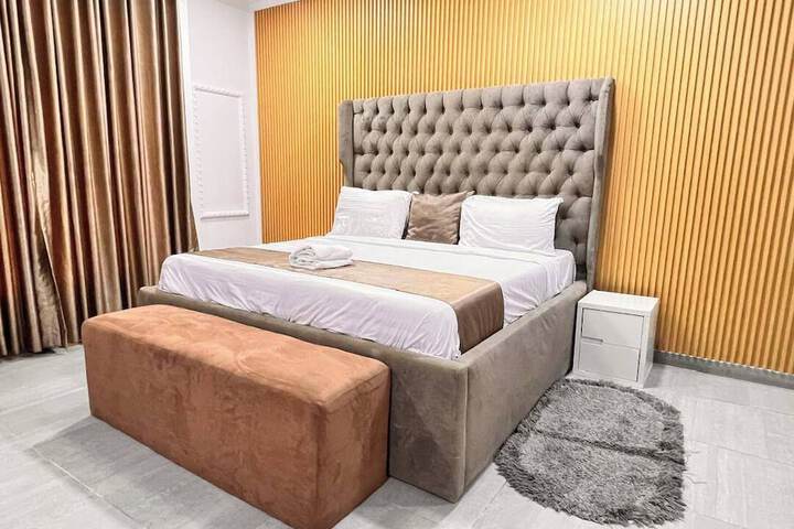 Room 4 of 22