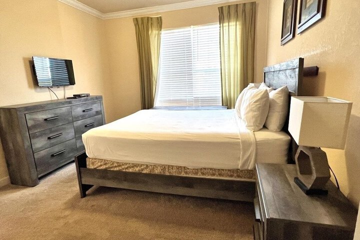Room 4 of 24