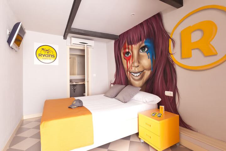 Ryans Budget in Ibiza Town
