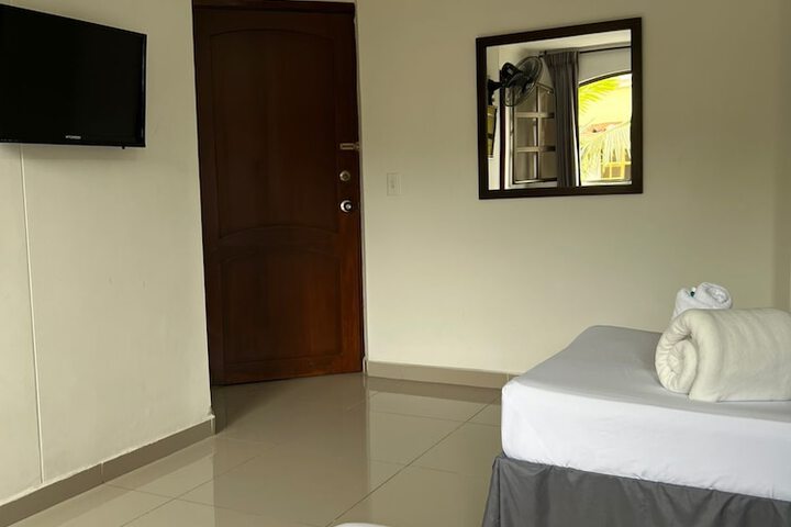 Room 33 of 61