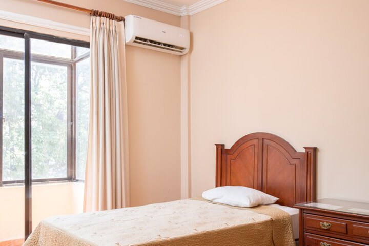 Room 11 of 40