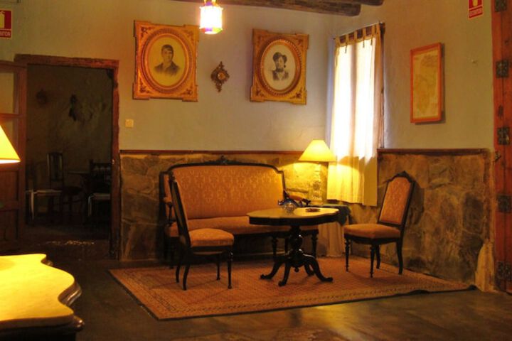 Room 4 of 10
