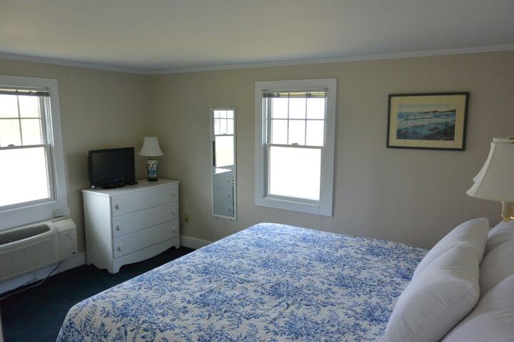 Room 2 of 48