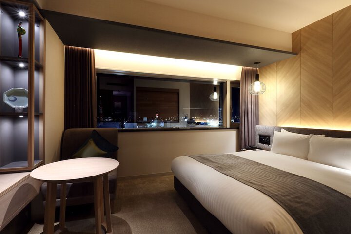 Room 16 of 120