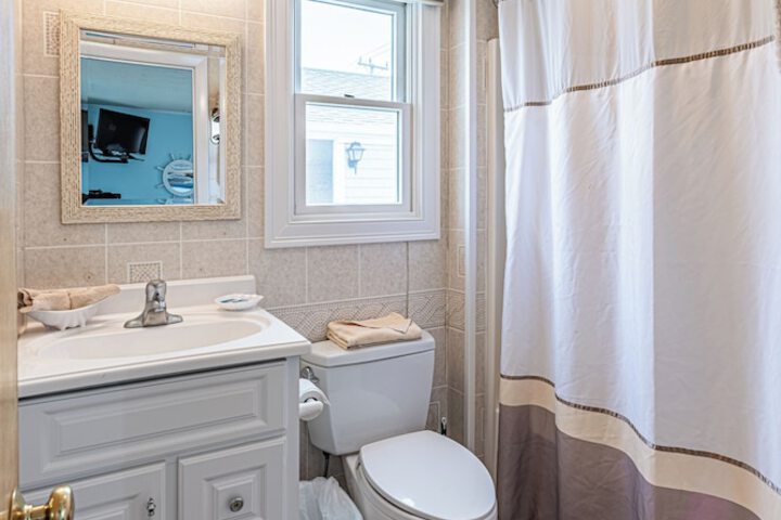 Room 115 of 190