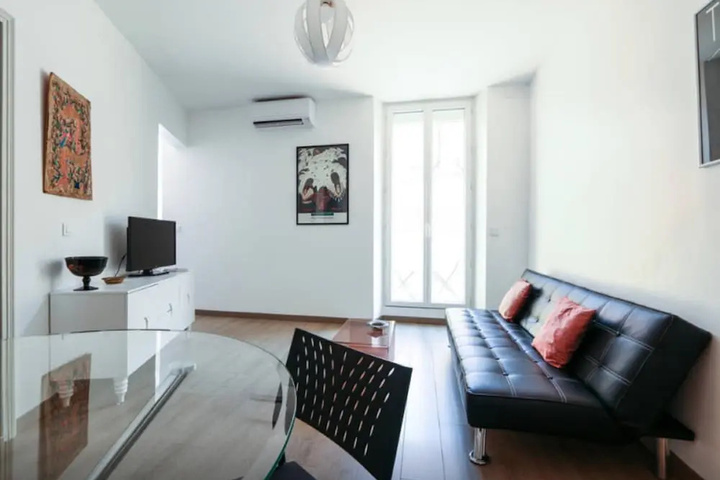 Room 4 of 15