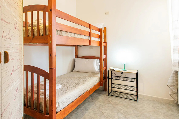 Room 4 of 15