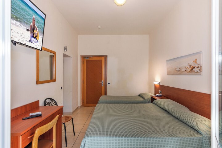 Room 42 of 119