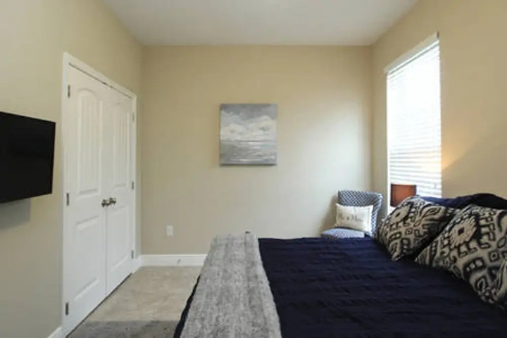 Room 4 of 37