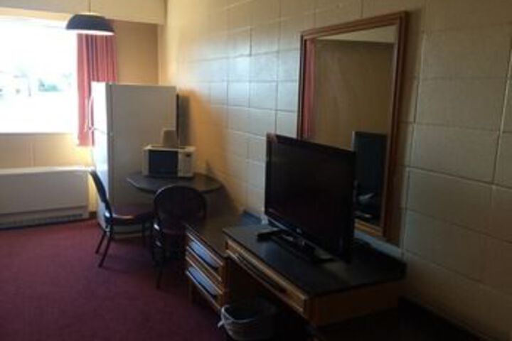 Room 10 of 11