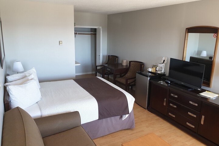 Room 10 of 27