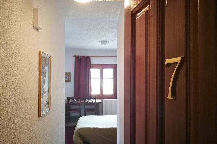 Hotel 6 of 8