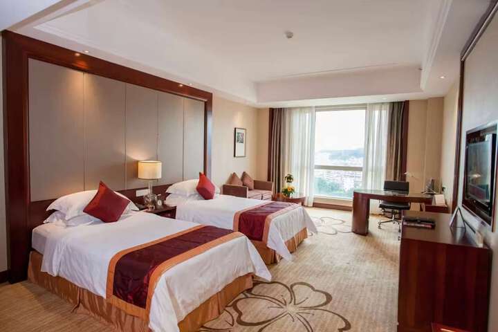 Room 30 of 74