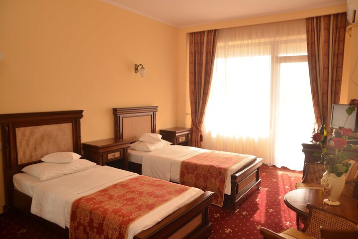 Room 12 of 44