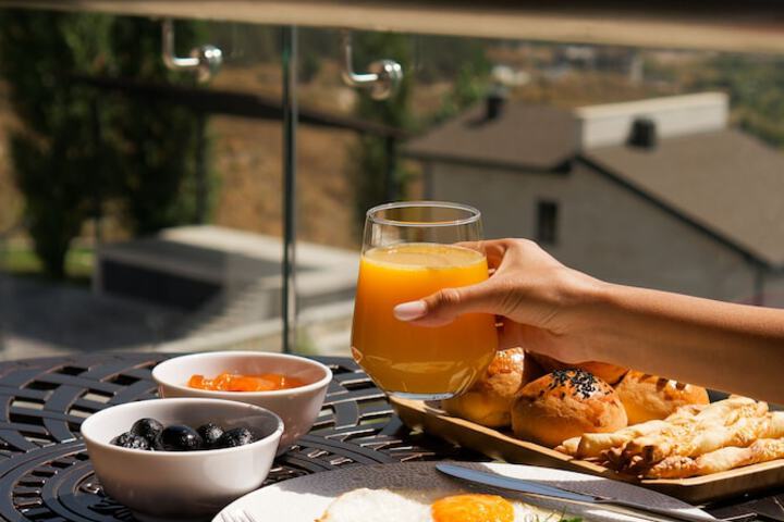 Breakfast/Coffee Service 72 of 86
