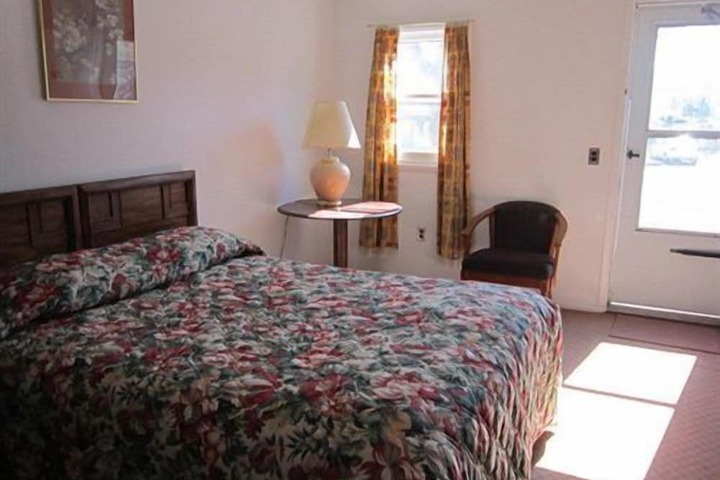 Room 4 of 53