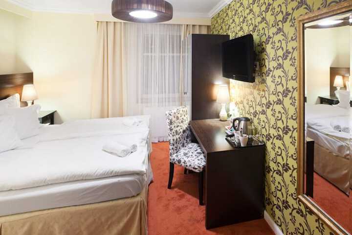 Room 7 of 37