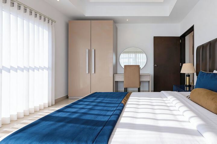 Room 11 of 48