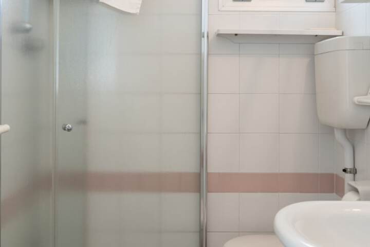 Room 18 of 47
