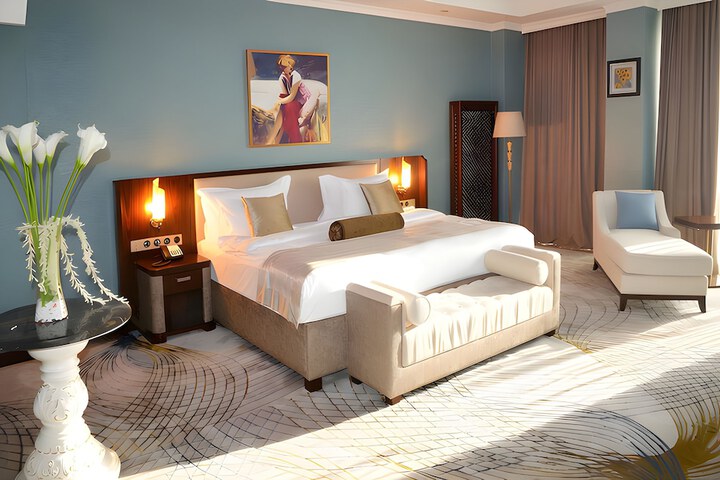 Room 4 of 13